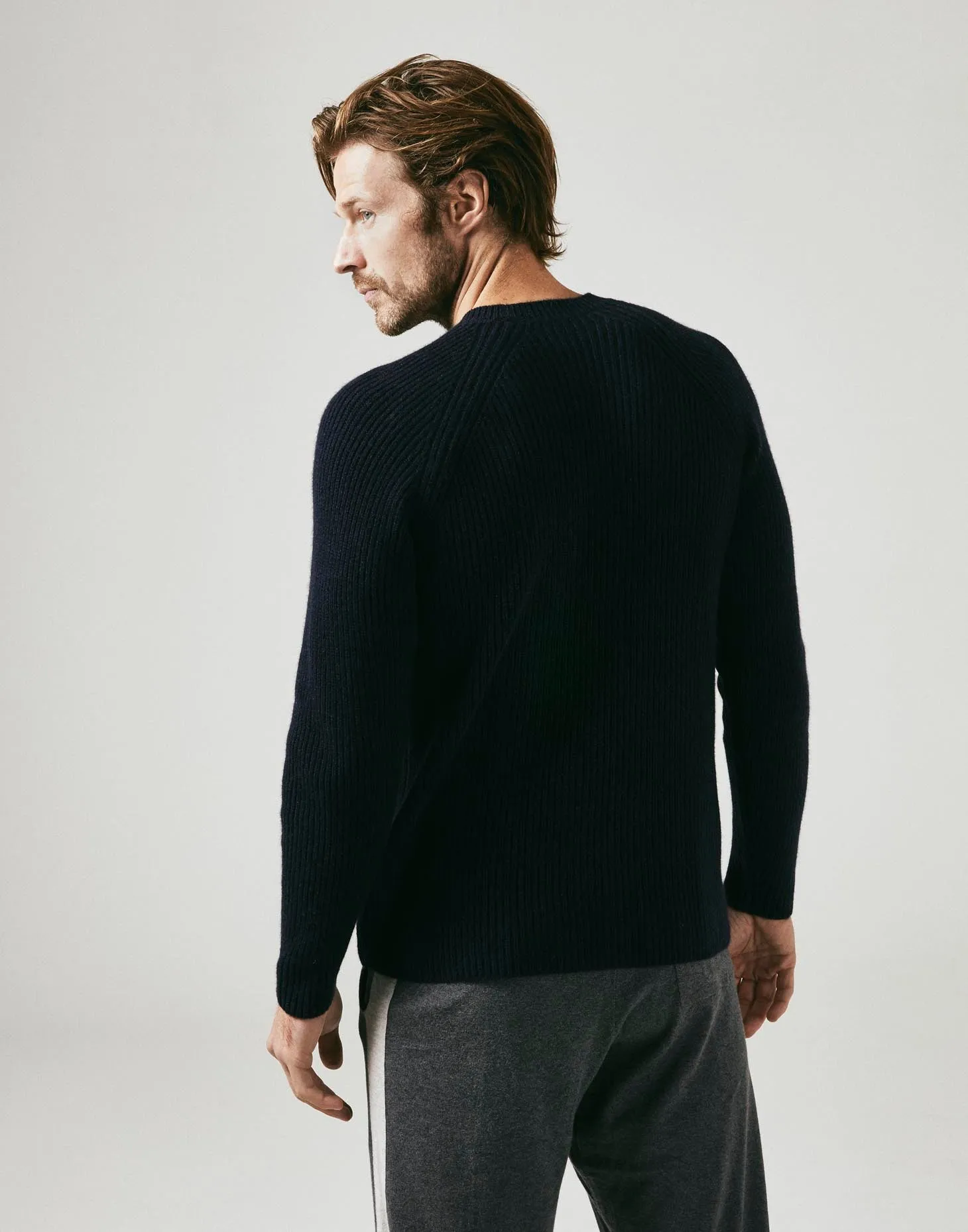 100% Cashmere ribbed crew sweater in Navy