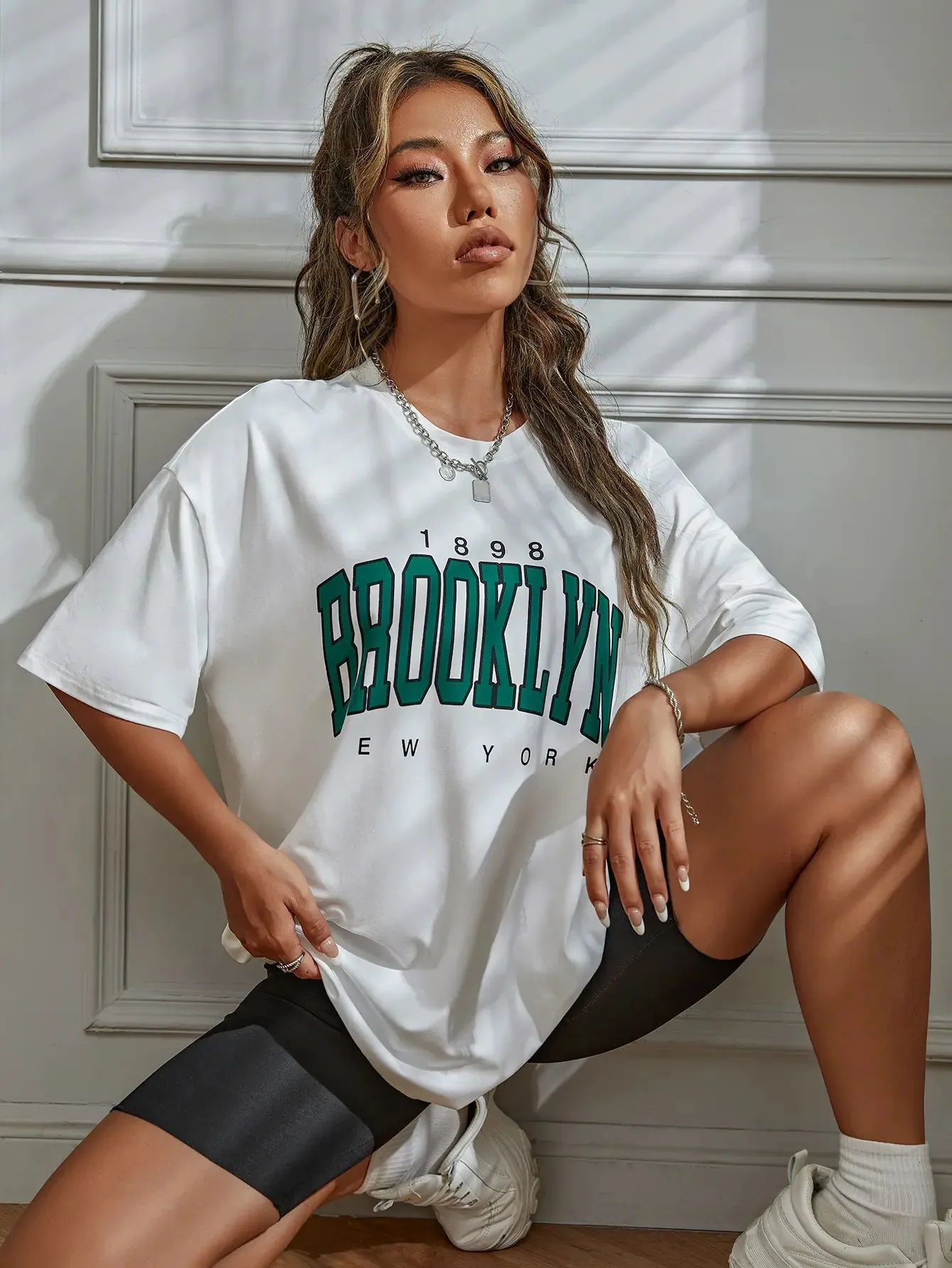 1898 Brooklyn New York Print Oversized T-Shirt