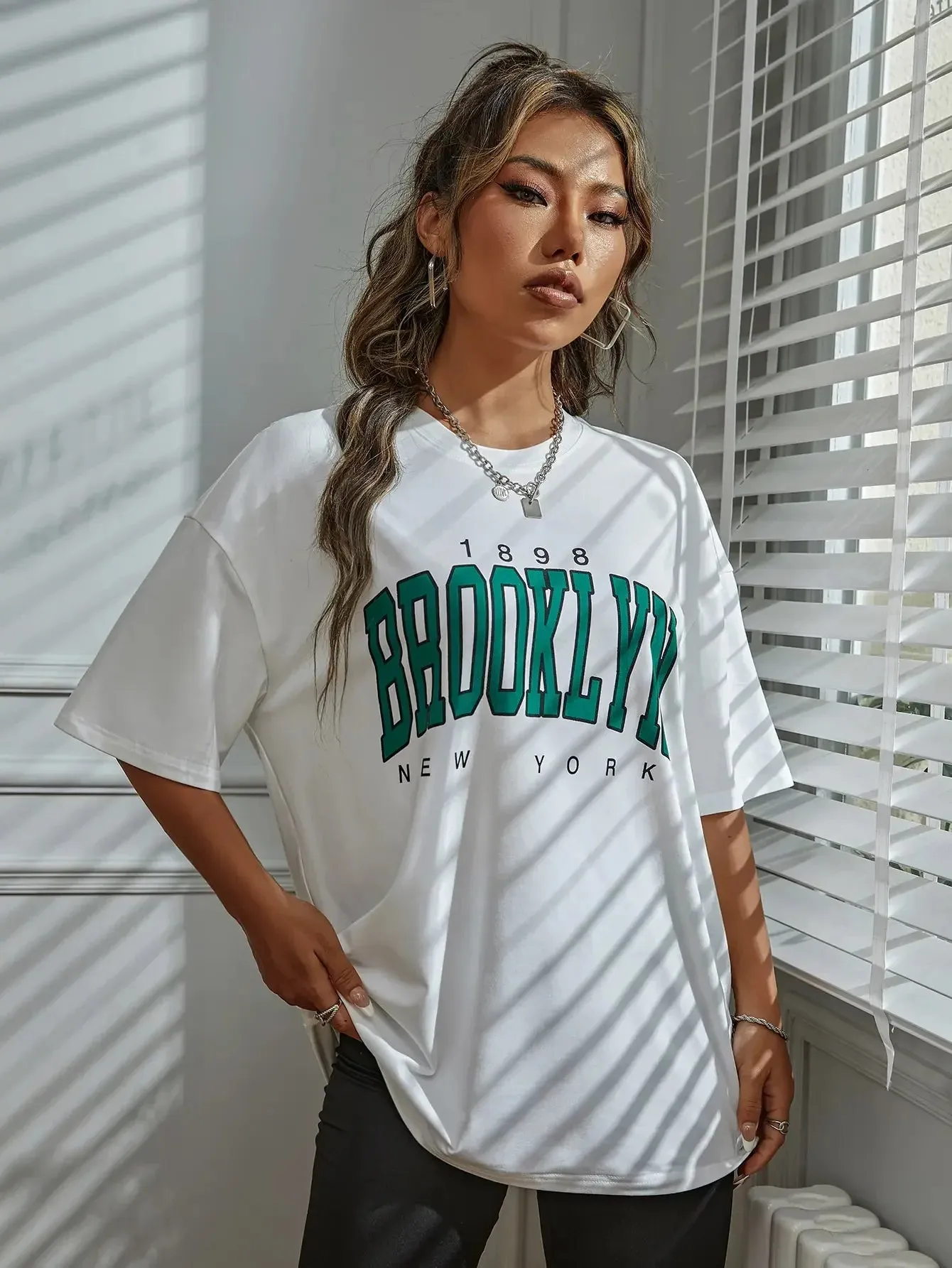 1898 Brooklyn New York Print Oversized T-Shirt