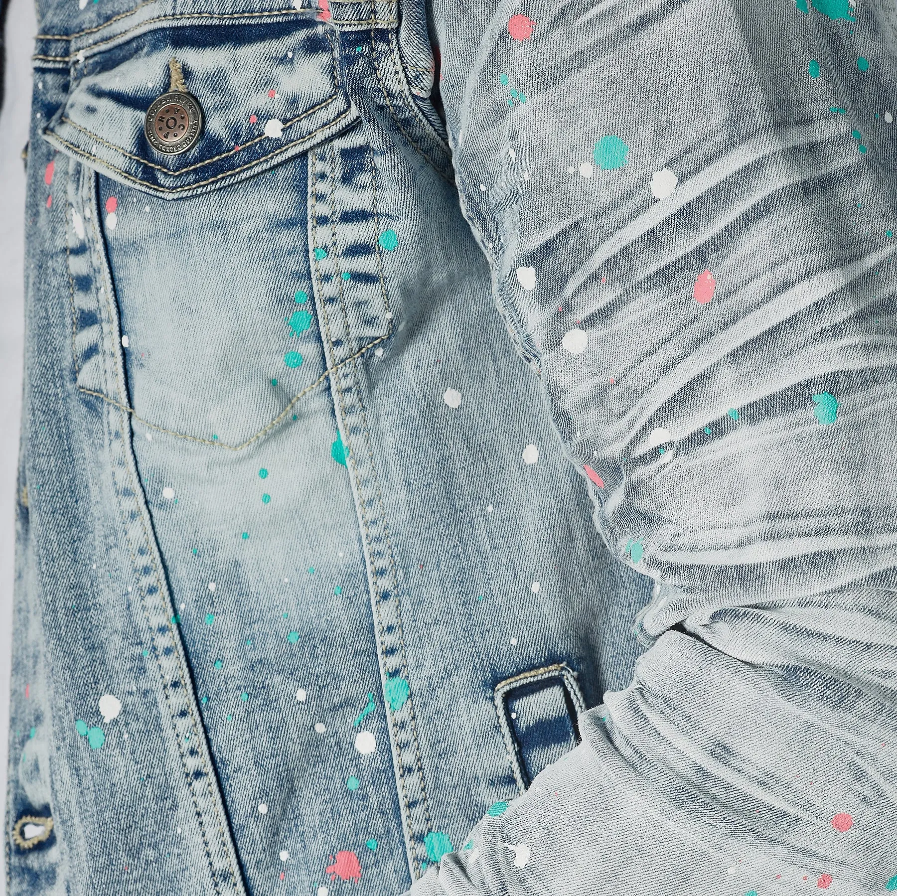 LIGHT SAND BLUE DENIM JACKET W/ SPOT DETAIL