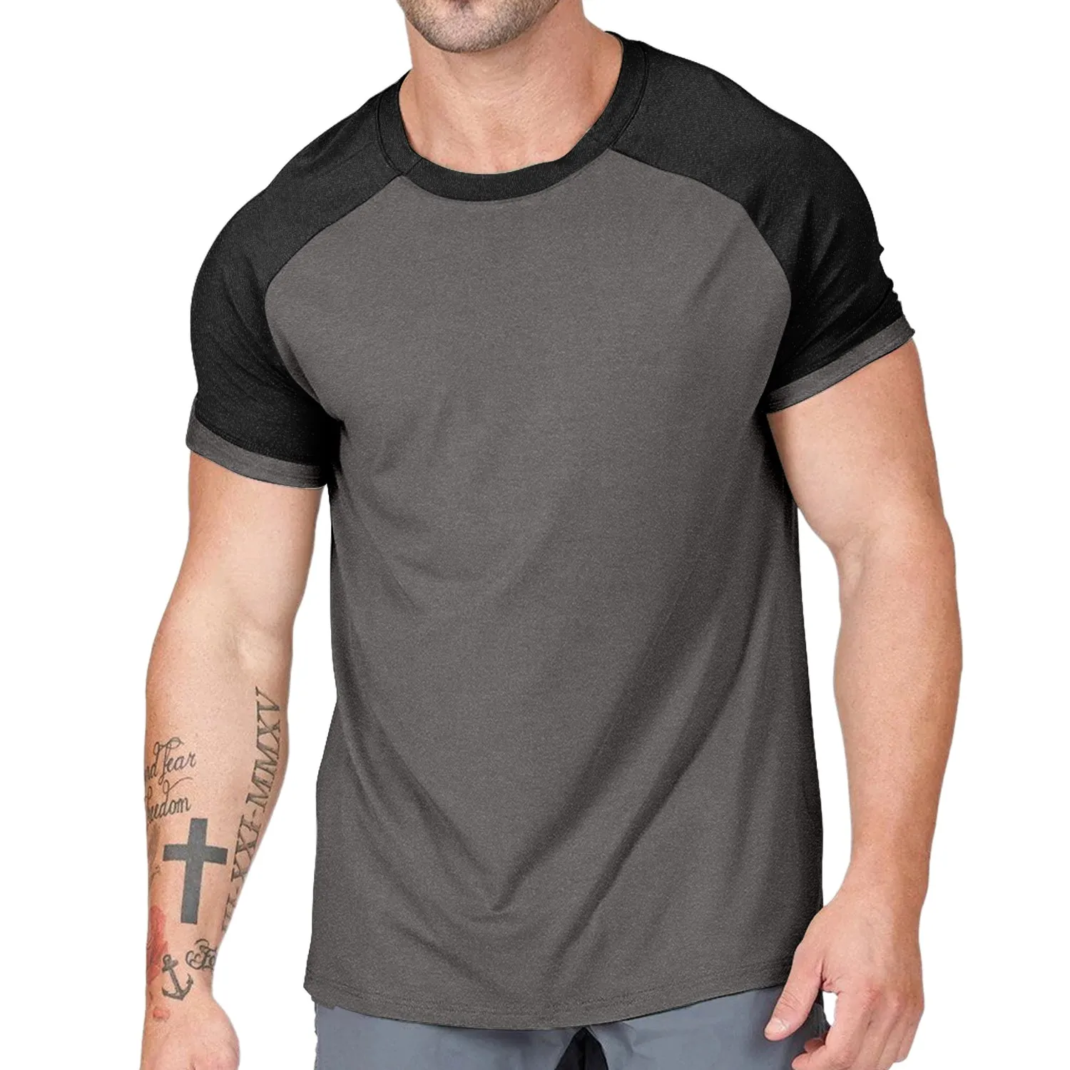 MOISTURE WICKING ESSENTIALS TEE