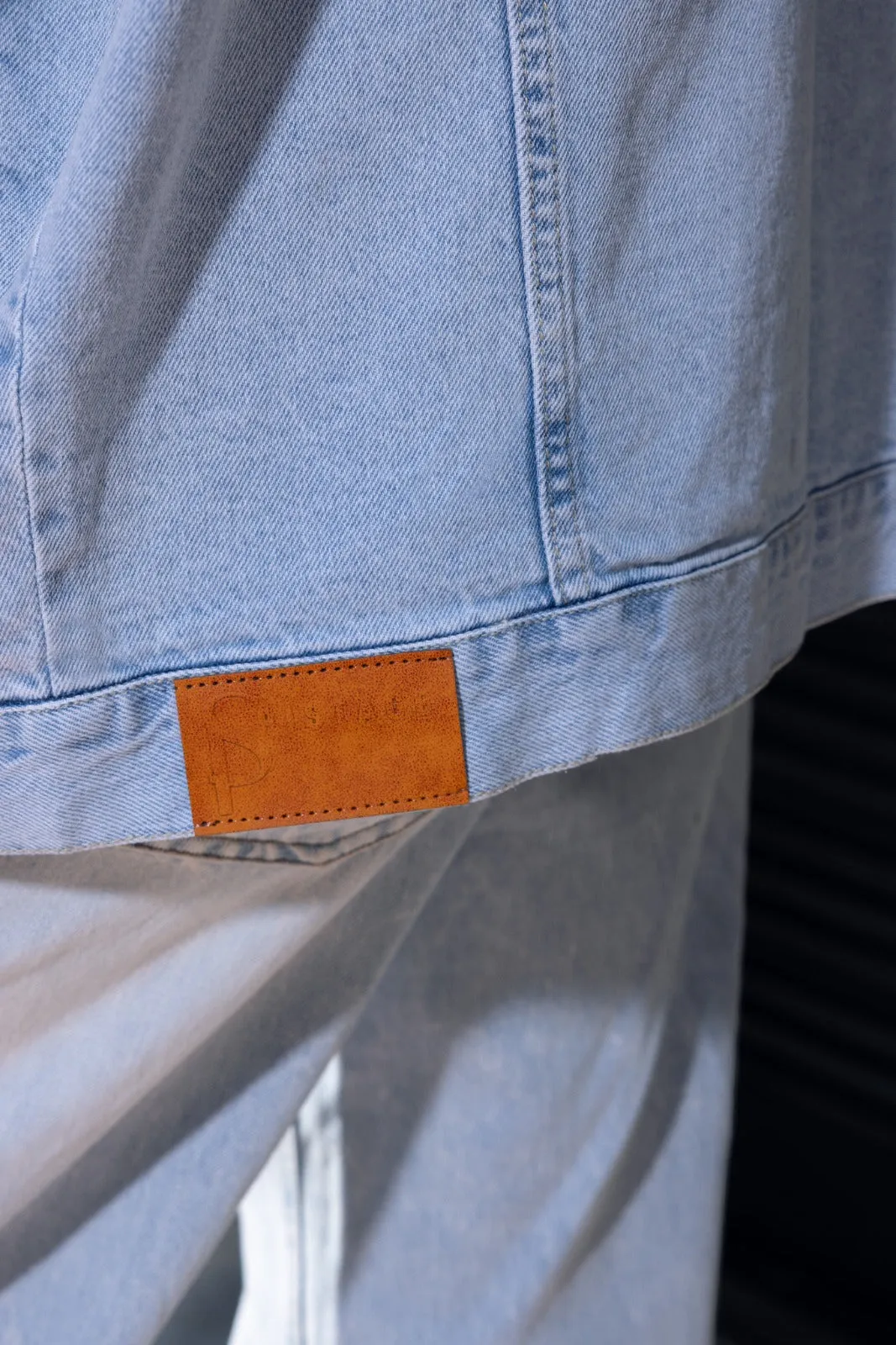 SLEEVELESS DENIM VEST-ICED