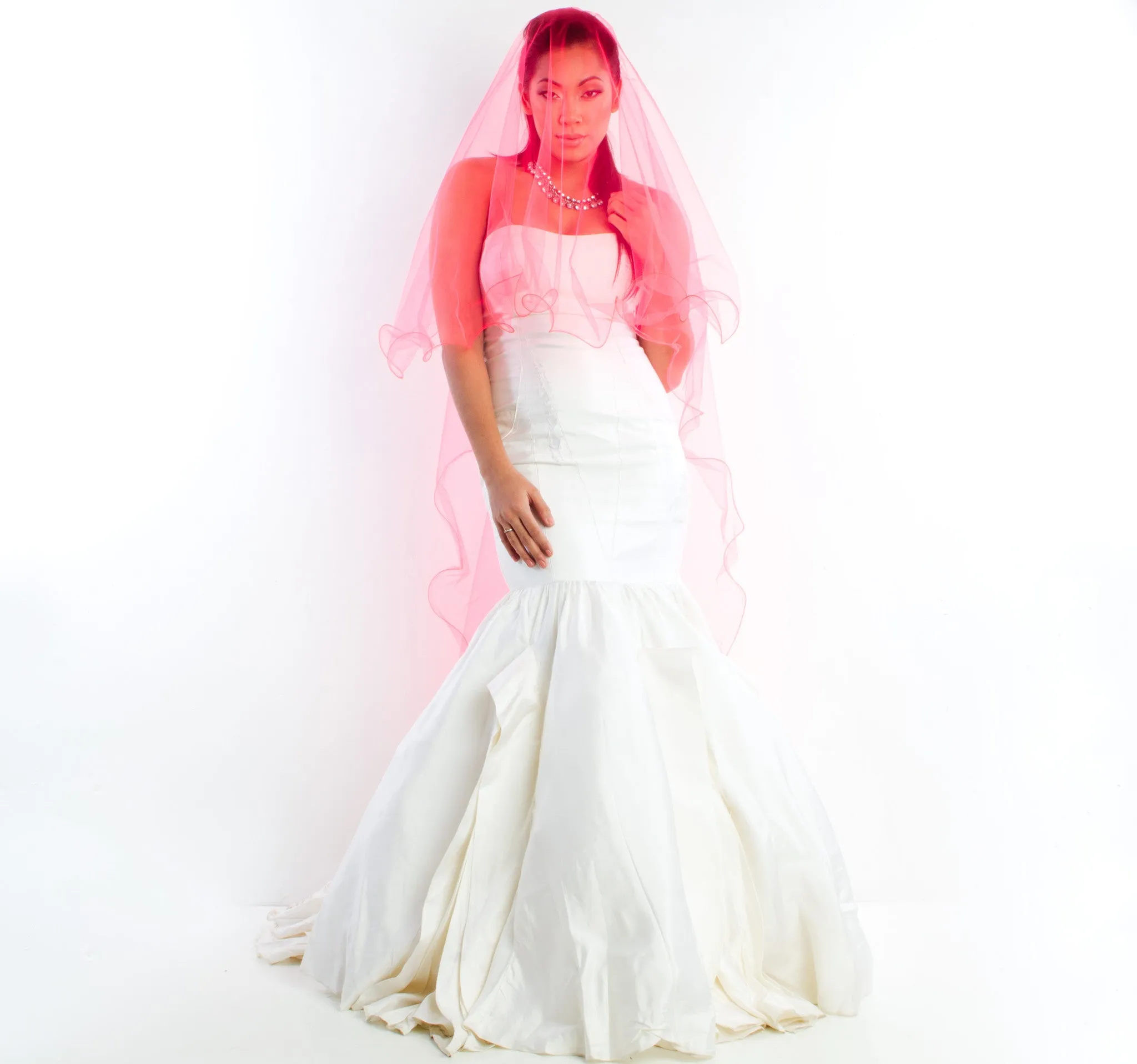 V114B Curly-edge Drop Veil