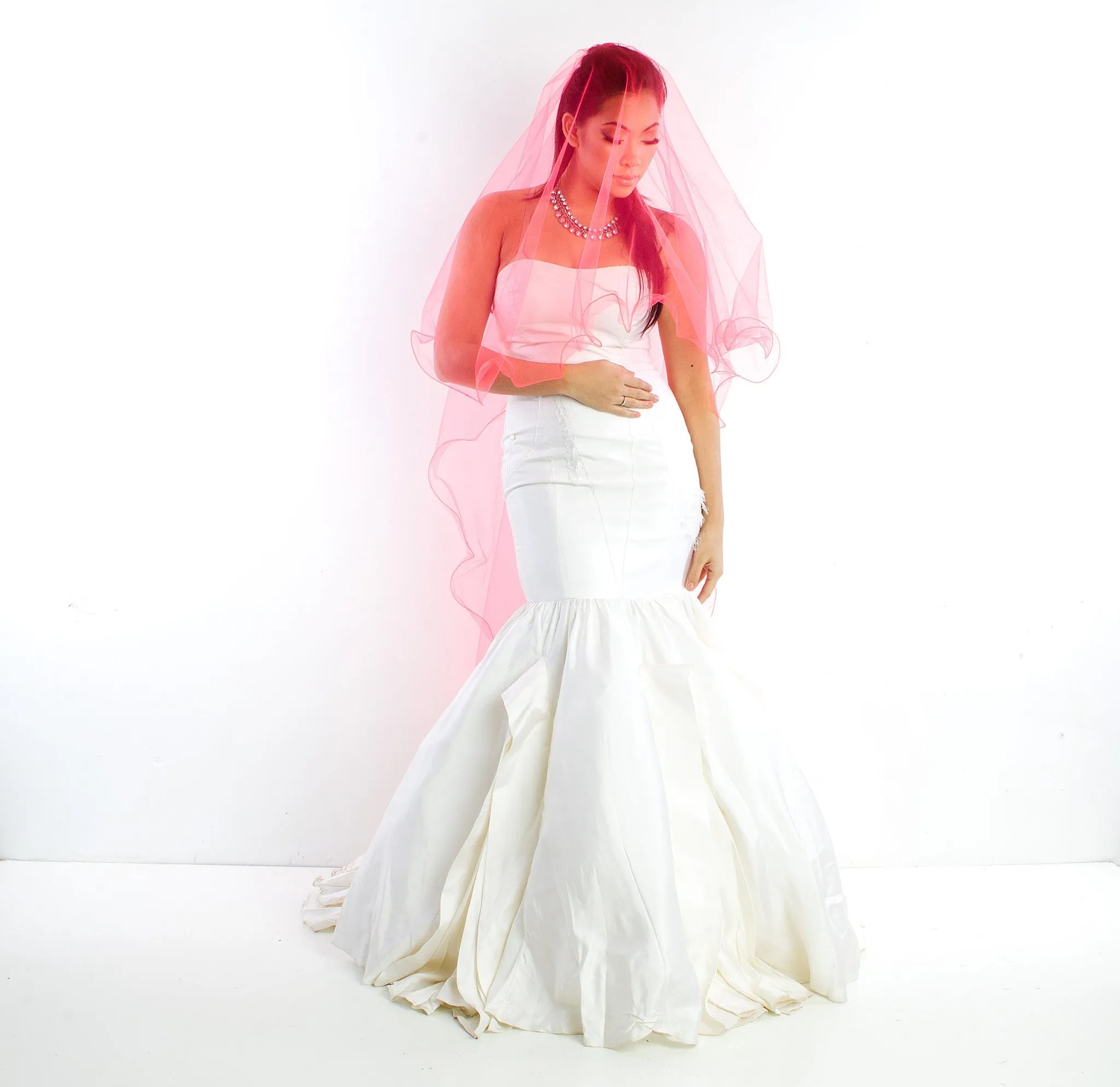 V114B Curly-edge Drop Veil